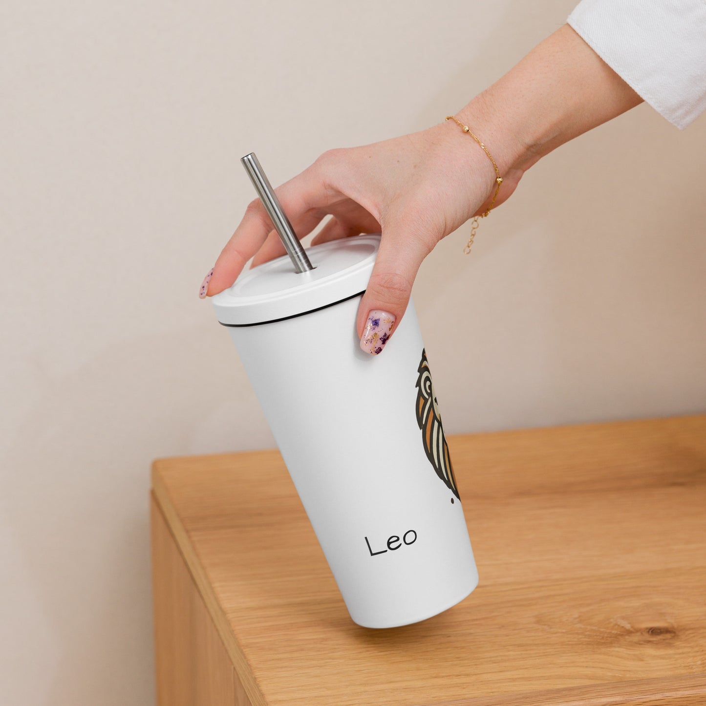 Leo Insulated tumbler with a straw